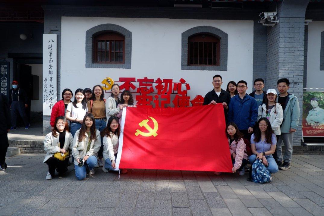 邻居小孩4岁,到吃饭的时候总要来我家,所以经常要来我家吃饭,很烦人,怎么办?-机智问答网页解答您的疑问